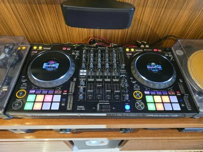 Controladora DDJ-1000 Pioneer DJ Rekordbox + Brinde!