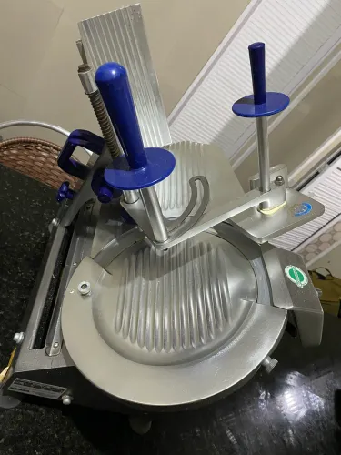 Vendo fatiador de frios seminovo