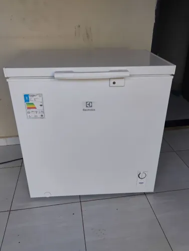 Vendo frezzer super novo