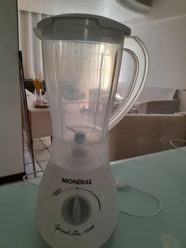 Vendo um liquidificador Mondial, novo..2 velocidades,