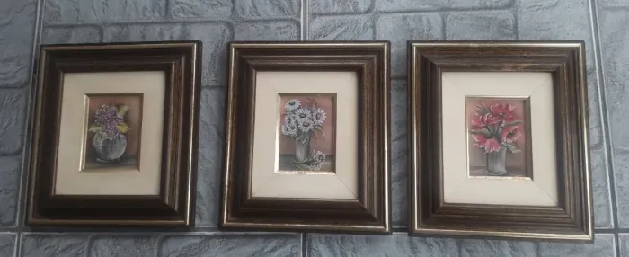 Óleo sobre tela kit com 3 quadros representando vaso com flores 28cm x 25cm