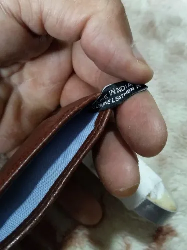 Carteira Tommy hilfiger. Veio dos estados unidos de presente mas achei pequena está nova.