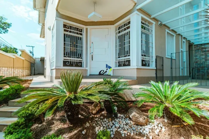 CASA DE ALTO PADRÃO NO DONA CLARA | 583 M² | 5 QUARTOS | 4 VAGAS | DONA CLARA
