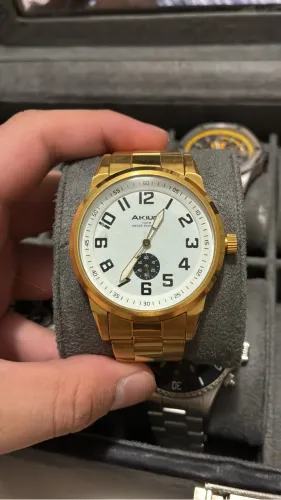 Relógio Akium (Vivara) dourado