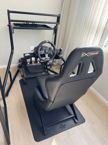Cockpit SimRacing Completo: Volante Logitech G920 + Câmbio Logitech + Suporte Extreme