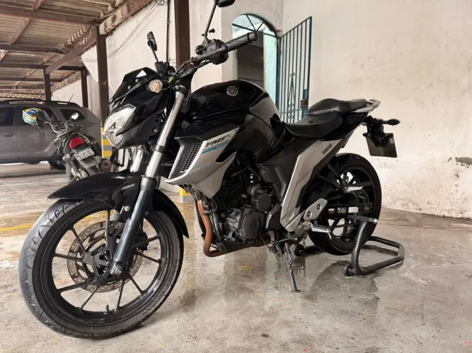 Yamaha FZ25 ano 2021 Preta