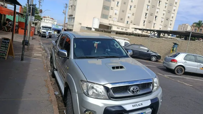 Toyota Hilux CD SRV D4-d 4X4 3.0 TDI Diesel AUT 2009