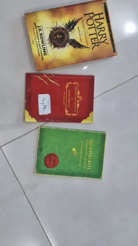 Livros extras Harry Potter