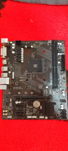 Placa mãe gigabyte a320 ( não dá vídeo ) 