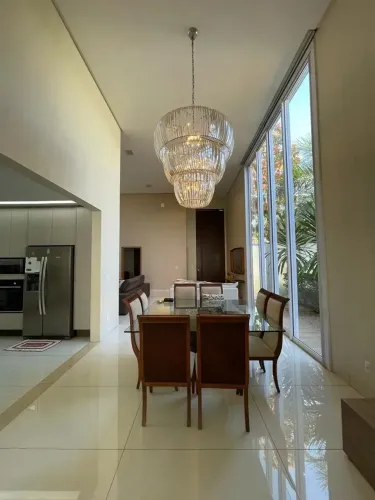 Casa térrea 4 suítes no Jardins Valência