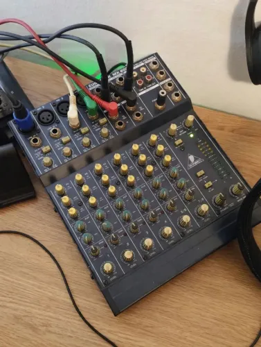 Mesa de som Behringer