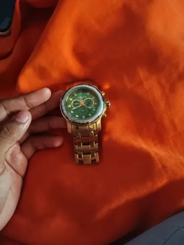 vendo esse relógio Invicta Pro Diver. Dourado