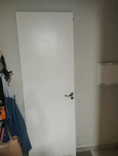 Porta completa com fechadura 