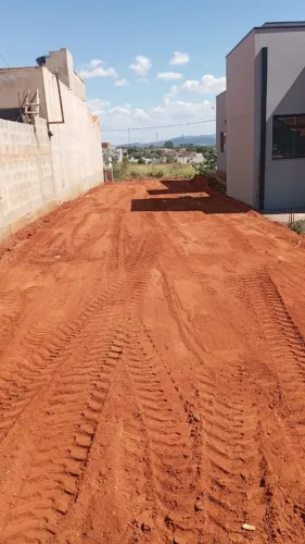 Alugo terreno Delfinopolis 
