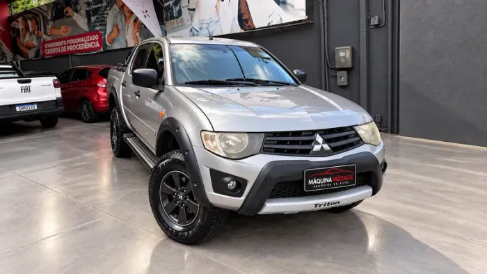 Mitsubishi L200 Triton GLS 3.2 CD TB Int.diesel MEC 2015