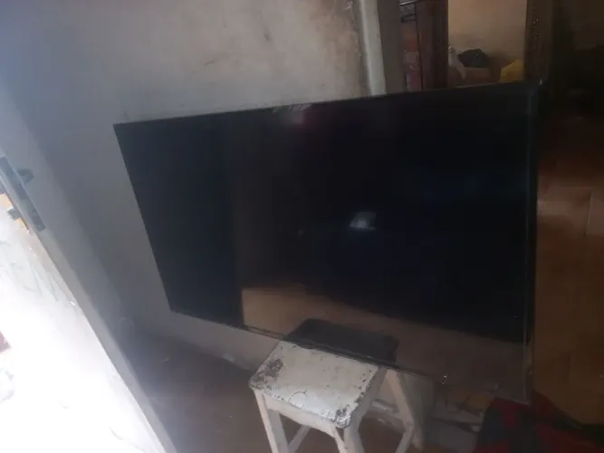 TV SAMSUNG  48"  LED .