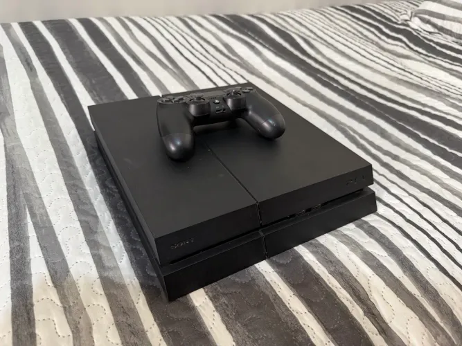 PS4 FAT 500GB + Controle Original