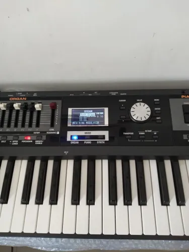 Teclado ROLAND VR-09 V-COMBO