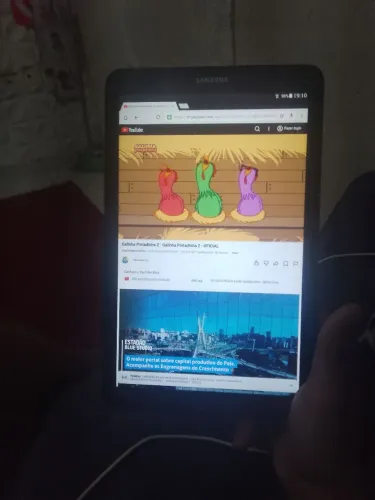 Vende-se tablet Samsung NN está baixando nada só pega YouTube dá para entrar no Instagram