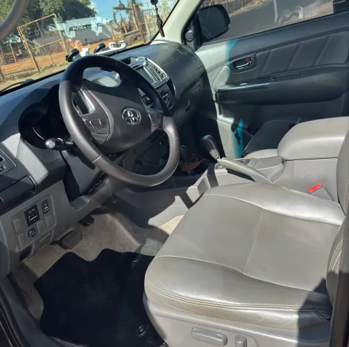 Toyota Hilux CD SRV D4-d 4X4 3.0 TDI Diesel AUT 2015