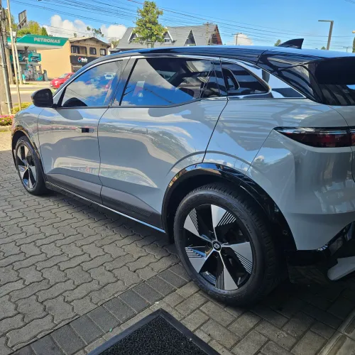 Renault Megane E-tech (elétrico) 2024