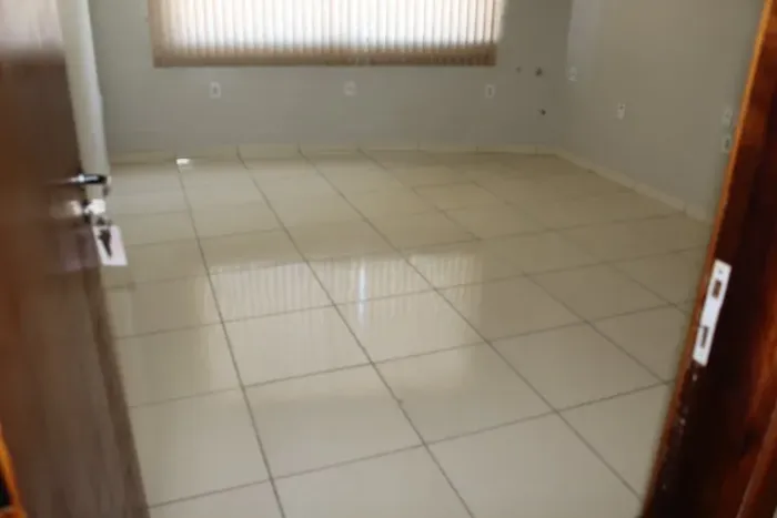 Alugo sala comercial em Higienópolis na Rua Santa Mariana, 30, recém reformada.,
