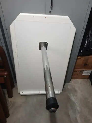 Mesa De Madeira Com o Pé de ferro