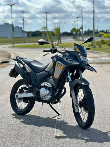 XRE 300 2023