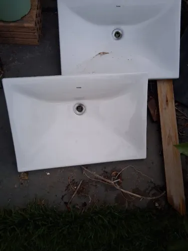 Vendo duas cubas de banheiro