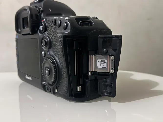 Cânon 5D mark iii novíssima