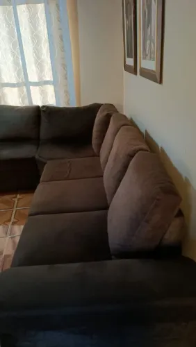 Sofá grande semi novo de canto, marrom 