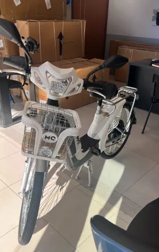 Vendo bicicleta eletrica semi nova 6.500,00