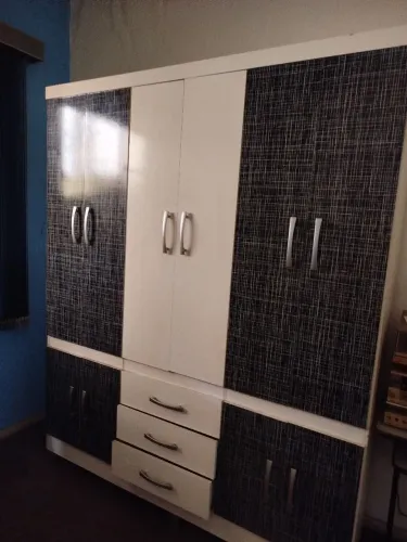 Guarda roupa 6 portas