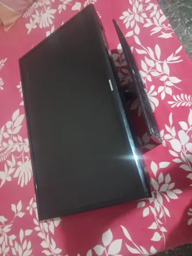 A TV ta boa mais ta com uma listra