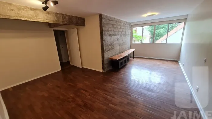 Apartamento com 3 dormitórios e 1 vaga em área nobre do Bairro - Higienópolis