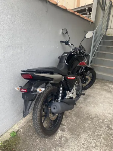 Vendo moto CG Titan 2025 KM baixo