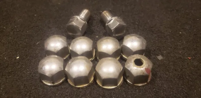Porcas de Roda Originais + Tampas Cromadas Originais - Peças Usadas