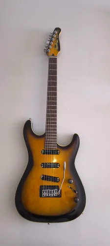 Troco Guitarra por celular ( modelo y valor no outro anúncio)