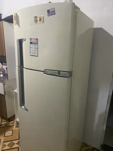 Vende geladeira por 750