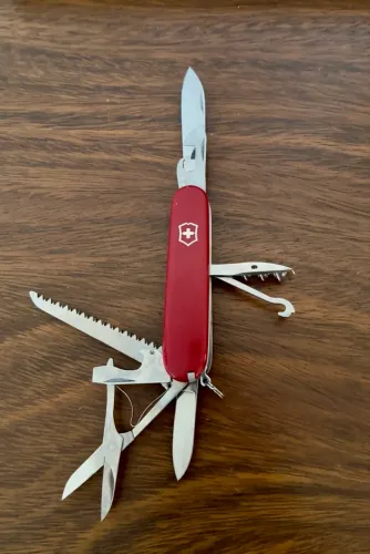 Canivete Suíço Huntsman Victorinox Original Vermelho 15 Funções 13713
