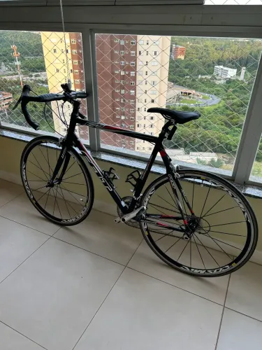 Bicicleta Felt F75