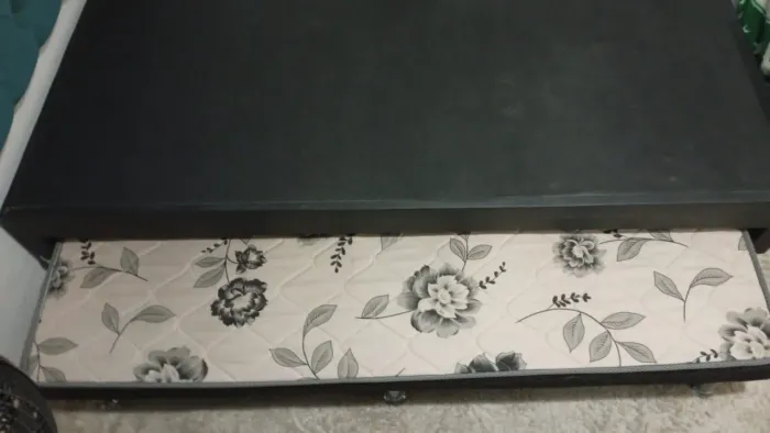 Cama box de solteiro auxiliar