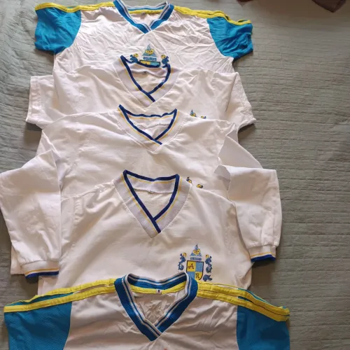 Uniforme colegio Augusto Ramos. Camisa manga longa  e Camisa manga curta tamanho 10. 