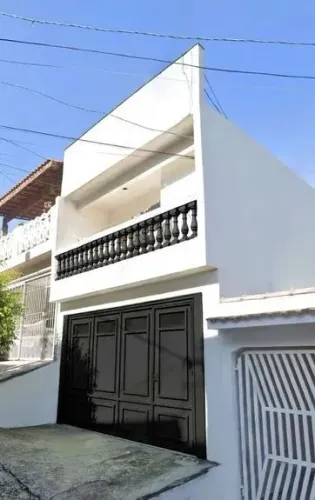 Casa com 4 Quarto(s) e 2 banheiro(s) para Alugar, 153 m² por R$ 2300 / Mês