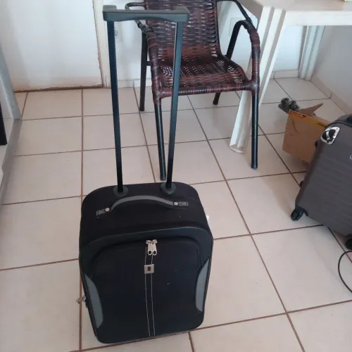 Vendo mala para viagem