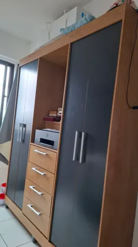 Guarda roupa 4 portas com gavetas