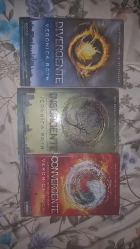 Coleção de livros da série Divergente 