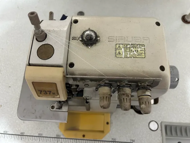 Máquina de costura Overlock 3 fios Siruba