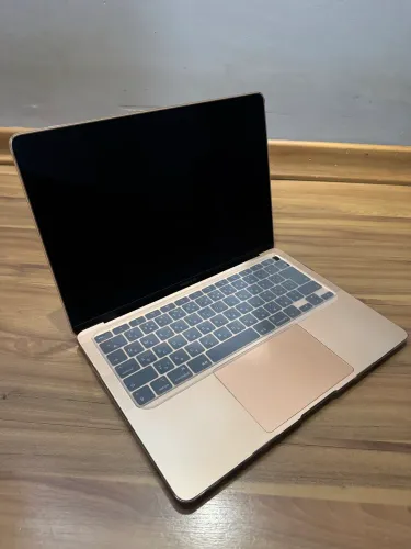 MacBook Air Retina 13,3 2020 - i3 | 8GB | SSD 256GB | Excelente estado