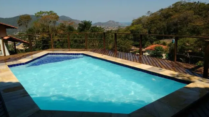 Condomínio Ubá II - Itaipu - Casas 4 qtos c piscina e churrasqueira- garagem 4 carros